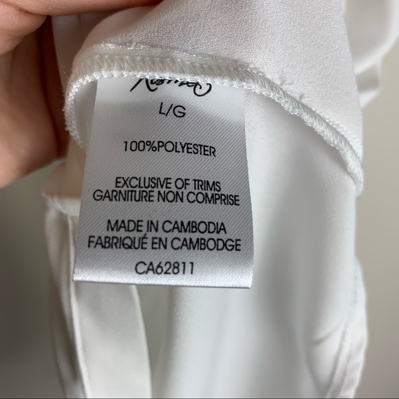 NWOT Sleeveless Button Front Blouse - Picture 3 of 5